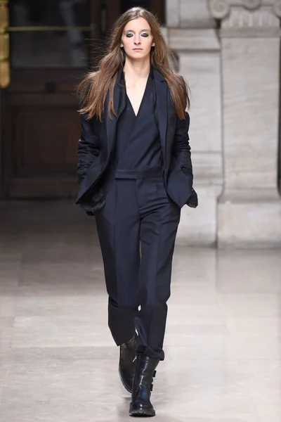 Look 24